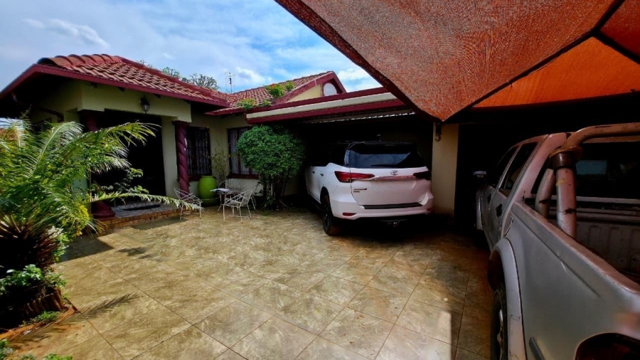 3 Bedroom Property for Sale in Geelhoutpark North West